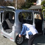 祈願主による車両のお清め