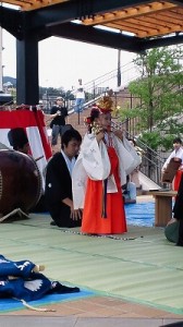 2010071613180000 神女神楽(みこかぐら)