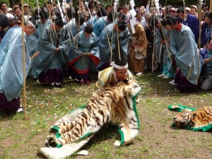 座問答〝 一之宮争い 〟