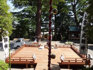 社殿前特設舞台