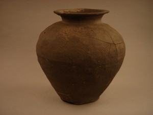 神宝 「 鶉甕 」