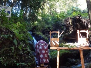 お水取り神事　沢山祭場