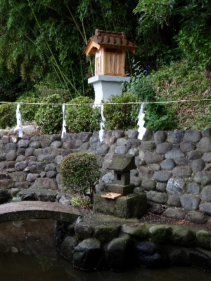 水神祭　邸内の湧水池