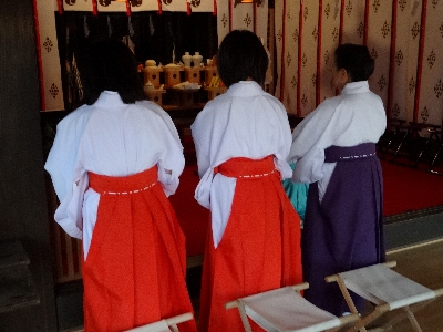 臨時の巫女さんに祭典指導