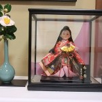 社務所玄関の人形