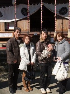 DSCF3005 初宮参り おめでとうございます