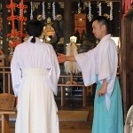 殿内の説明　　１３日