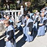 ２回目　１２時式典への参進