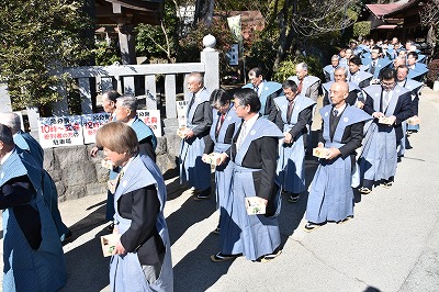 DSC_4350 2回目 12時式典への参進