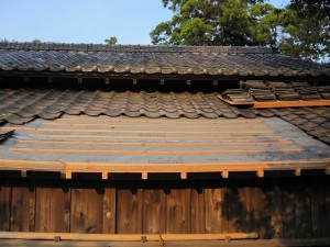 大工作業の終わった屋根