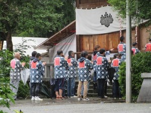 青年会も揃って拝礼