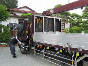 大型車のお