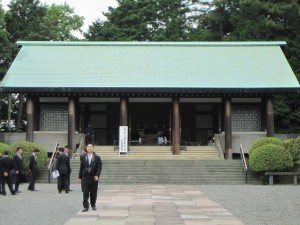 県慰霊堂