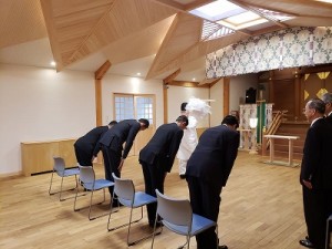 辞令伝達式に先立つ正式参拝