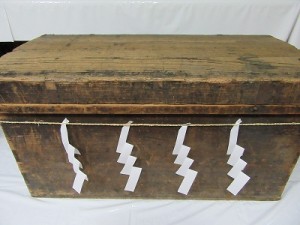 祭具の納まる長持