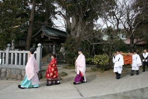 社務所から参進