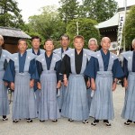 裃 （ かみしも ） を着装した突き役の総代さん