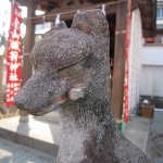 金山稲荷神社（池端）の狐像