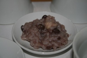 月次祭(つきなみさい)に小豆粥をお供えして