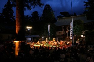 一昨年の演奏の様子（比々多神社雅楽会）