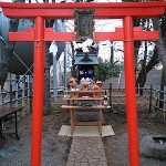 工場のお稲荷さん