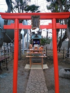 工場のお稲荷さん