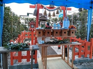 工場のお稲荷さん