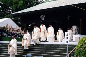 慰霊堂大祭の様子（平成１８年）