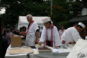 菓子組合による桜餅製作実演（一昨年）