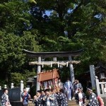 白木神輿の御立ち