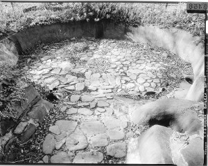 敷石遺跡　写真：大場磐雄博士