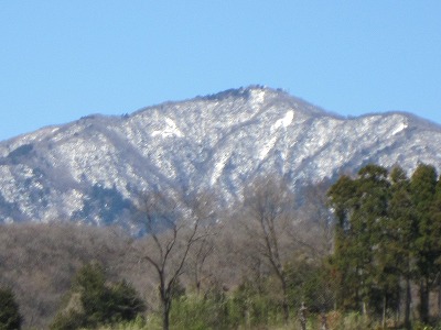 境内から望む大山は雪景色